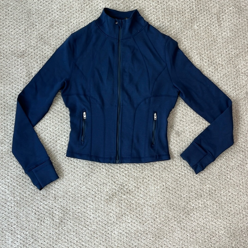Magnlens active zip-up with thumb holes